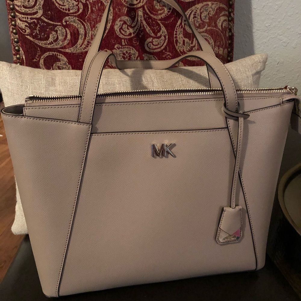Michael Kors “Maddie”